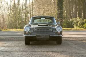 Immagine 10/36 di Aston Martin DB 6 Mk II (1970)
