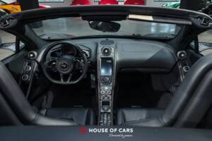 Immagine 17/25 di McLaren 650S Spider (2015)