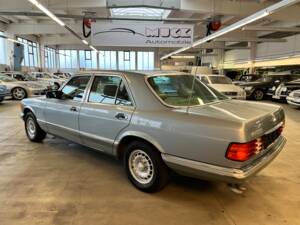 Image 8/64 of Mercedes-Benz 280 SE (1983)