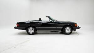 Image 6/15 of Mercedes-Benz 560 SL (1988)