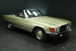 Imagen 7/50 de Mercedes-Benz 380 SL (1984)