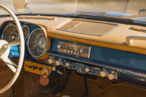 Image 23/45 of BMW 503 (1958)