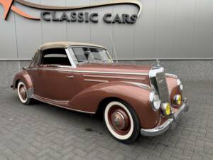 Image 2/32 of Mercedes-Benz 220 Cabriolet A (1952)