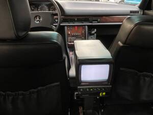 Bild 24/31 von Mercedes-Benz 300 SE (1989)
