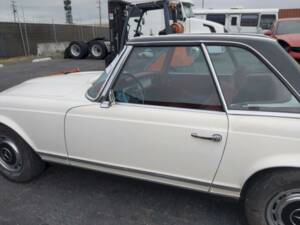 Immagine 13/36 di Mercedes-Benz 280 SL (1970)