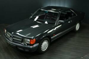 Immagine 9/50 di Mercedes-Benz 560 SEC (1990)
