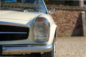 Image 41/50 of Mercedes-Benz 250 SL (1967)