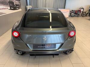 Image 9/18 of Ferrari FF (2012)