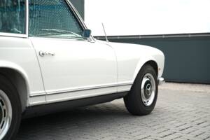 Image 47/50 de Mercedes-Benz 280 SL (1968)