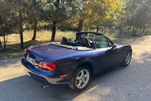Imagen 35/43 de Mazda MX-5 1.8 (2001)