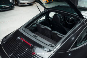 Image 13/24 of Porsche 911 Carrera (2002)