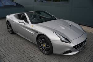 Bild 22/50 von Ferrari California T (2015)