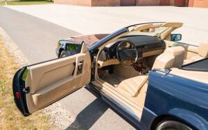 Image 15/44 de Mercedes-Benz 500 SL (1990)