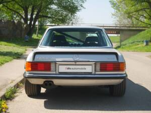 Image 9/26 of Mercedes-Benz 450 SLC (1900)