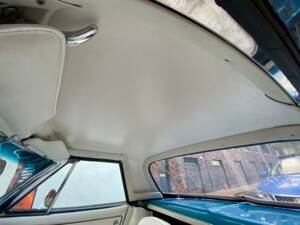 Bild 42/50 von Chevrolet Corvette Sting Ray Convertible (1966)