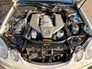 Image 39/47 of Mercedes-Benz E 63 AMG (2006)