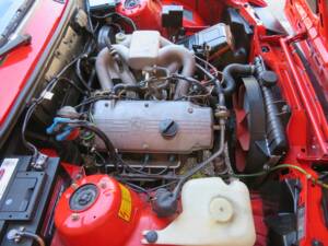 Bild 15/22 von BMW 318i (1984)