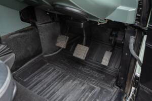 Image 7/50 de Land Rover Defender 110 Crew Cab SE (2010)