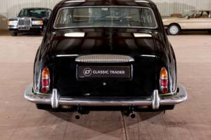 Image 31/70 of Daimler DS 420 (1976)