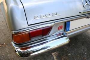 Image 21/37 of Mercedes-Benz 280 SL (1969)