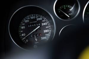 Image 10/36 de Ferrari F 355 Berlinetta (1995)