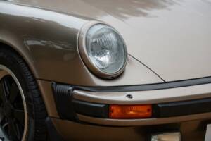 Image 23/50 of Porsche 911 SC 3.0 (1982)