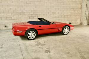 Bild 12/32 von Chevrolet Corvette Convertible (1988)