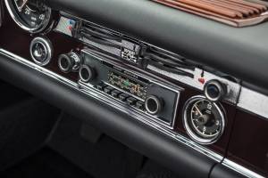 Image 22/32 de Mercedes-Benz 280 SL (1968)