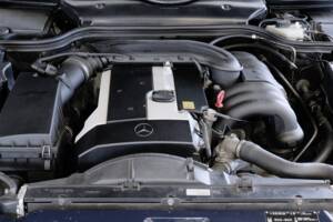 Image 33/46 of Mercedes-Benz SL 320 (1998)