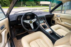 Image 17/38 of Ferrari 400i (1981)