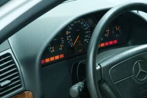 Bild 23/50 von Mercedes-Benz 300 SE (1992)
