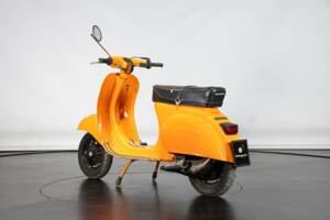 Afbeelding 2/33 van Piaggio Vespa 50 N Special (1974)
