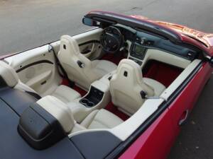 Image 47/99 of Maserati GranCabrio Sport (2015)