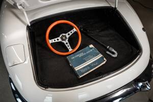 Image 42/53 de Jaguar E-Type (1970)