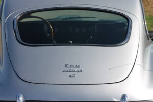 Bild 36/38 von Jaguar E-Type (2+2) (1968)
