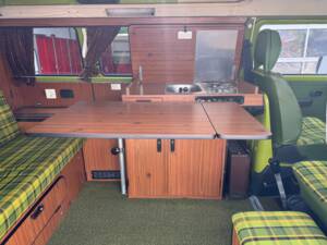 Image 96/100 of Volkswagen T2b Westfalia (1979)