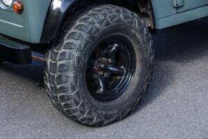 Image 18/21 de Land Rover Defender 90 Td5 (1999)