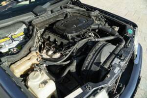 Image 47/50 of Mercedes-Benz 200 CE (1992)