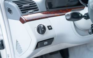 Image 35/45 of Mercedes-Benz S 55 AMG (2000)