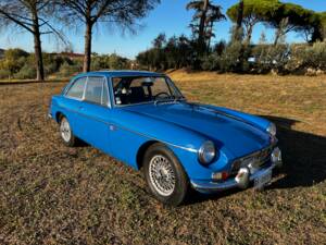 Image 4/50 of MG MGB GT (1972)