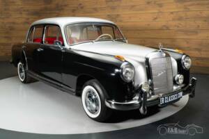 Image 3/19 de Mercedes-Benz 220 a (1955)