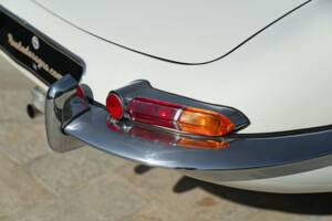 Bild 20/50 von Jaguar E-Type (1968)