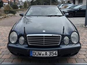 Image 4/8 of Mercedes-Benz CLK 320 (1999)