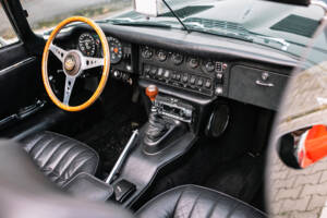 Image 57/63 of Jaguar E-Type (1969)