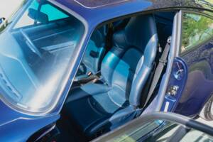 Image 28/52 of Porsche 911 Carrera 4 (1997)