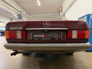 Image 15/18 of Mercedes-Benz 500 SE (1985)