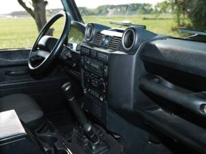Bild 17/41 von Land Rover Defender 110 (2007)