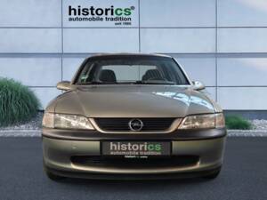 Bild 5/14 von Opel Vectra 1,6 (1996)