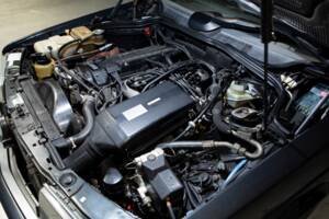 Image 20/23 de Mercedes-Benz 190 E 2.5-16 (1989)