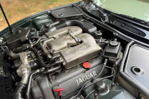 Image 14/40 de Jaguar XKR (1998)